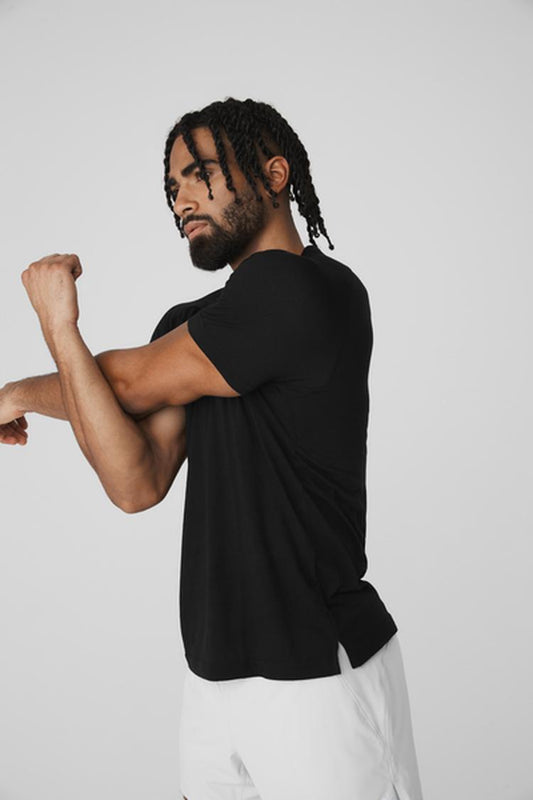 THE TRIUMPH CREW NECK TEE